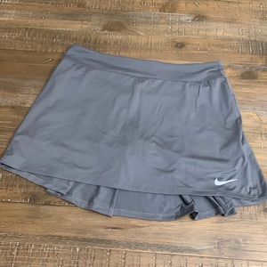 Nike grey tennis/golf skort size medium!
